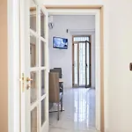 Nicolai Lounge Loft شقة